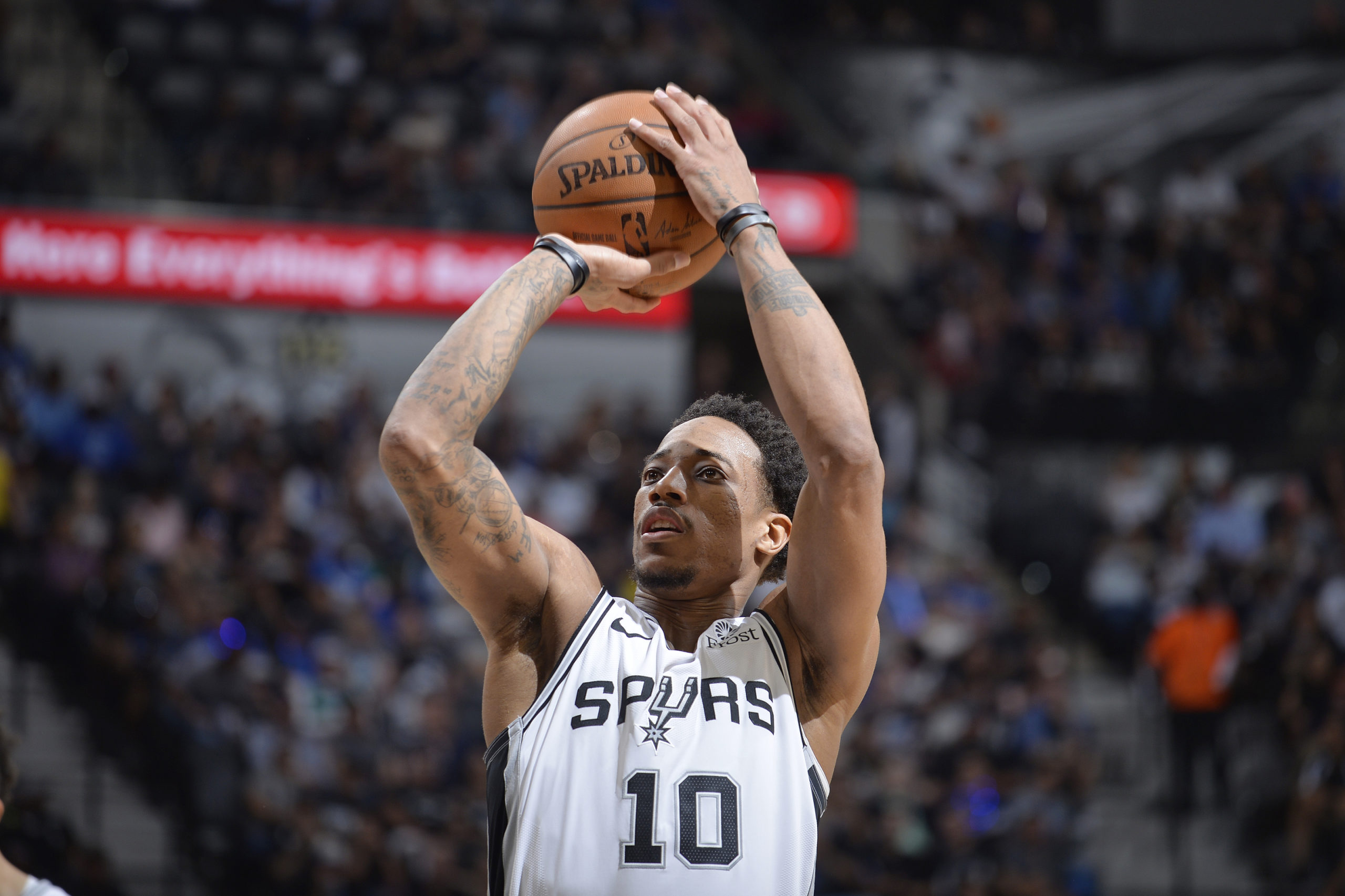 DeMar DeRozan, le dernier représentant du tir à mi-distance